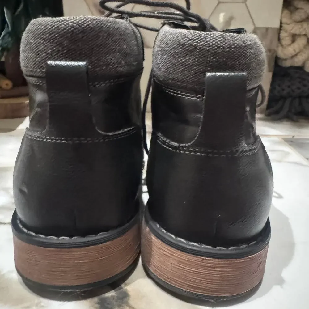 IZOD Men's Kirk Chukka Dark Gray Faux‎ Leather Lace Up Boots Size 8.5 Vegan